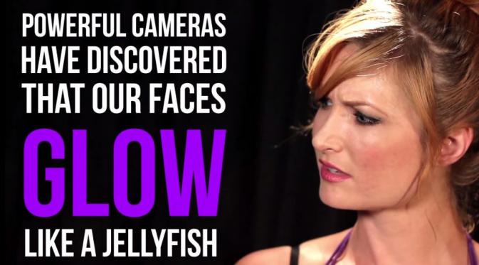 Kamera canggih telah membuktikan bahwa wajah manusia bersinar seperti ubur-ubur. (Via: youtube.com)