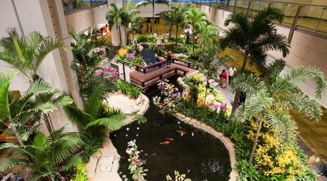 Bandara Internasional Changi Singapura. | via: dailymail.co.uk