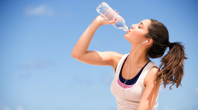 Minum Air Putih : via : women-fit.com