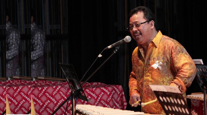 Dengan membanjirnya budaya asing saat ini, khususnya di Ibukota DKI Jakarta, alat musik kolintang mulai sepi peminat. 