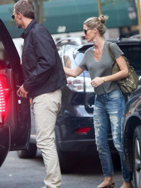 Gisele Bundchen dan Tom Brady (via dailymail.co.uk)