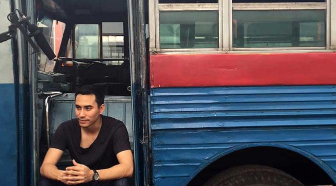 Darius Sinathrya di film Night Bus. Foto: via nightbuspictures.com