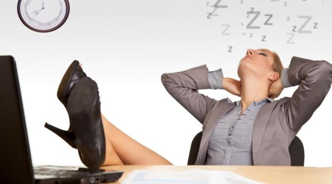 7 Alasan Kenapa Kamu Harus Tidur Siang di Kantor | via: morganmckinley.co.uk