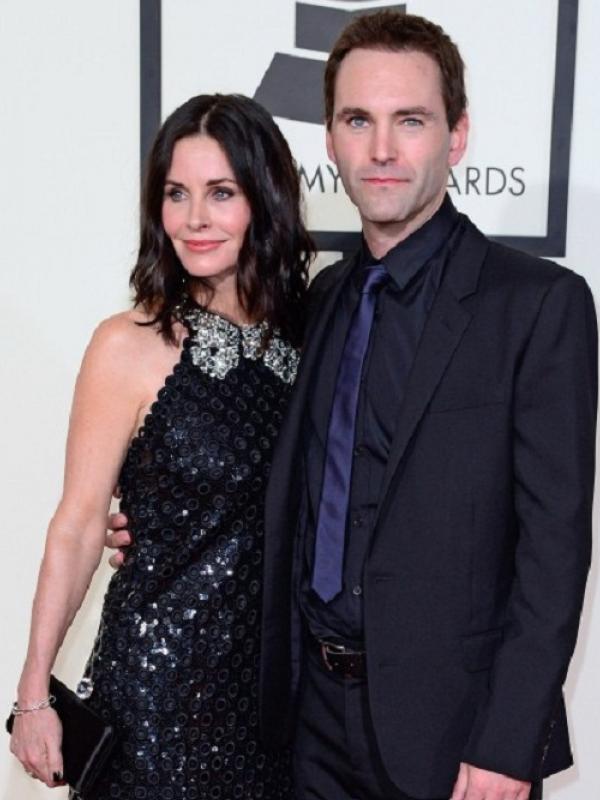 Courteney Cox dan Johnny McDaid (Bintang/EPA)