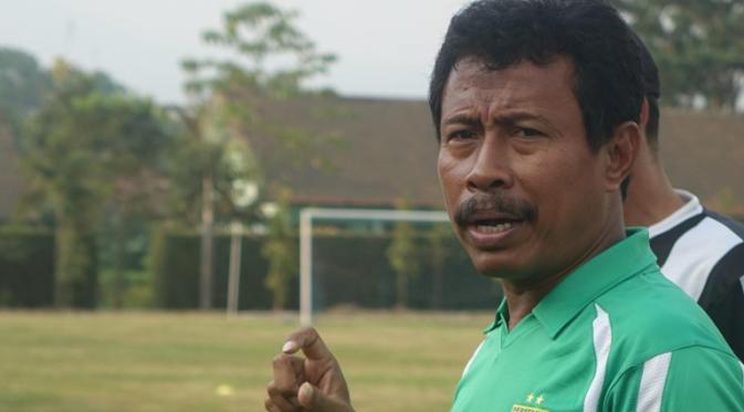 Pelatih Persebaya United, Ibnu Grahan. (Bola.com/Farizal Arnas)