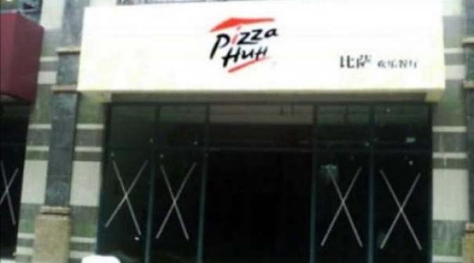 'Plesetan' Restoran Cepat Saji yang Bikin Jidatmu Berkerut | via: buzzfeed.com
