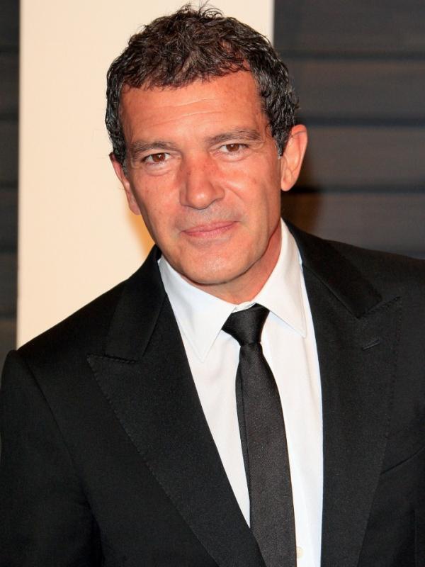 Memang usia hanya sebuah angka dan belajar bisa dilakukan kapan saja, seperti Antonio Banderas yang kembali ke sekolah di usia 55 tahun. (Bintang/EPA)