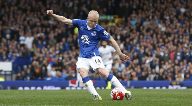 Steven Naismith scores their second goal Reuters / Andrew Yates Livepic EDITORIAL USE ONLY. 