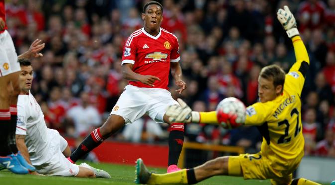 Martial mencetak gol di laga debutnya bersama Manchester United