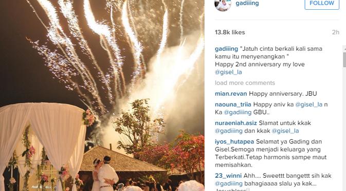 Gading merayakan ulang tahun pernikahannya yang ke-2 dengan Gisel. (foto: instagram.com/gadiiiing)