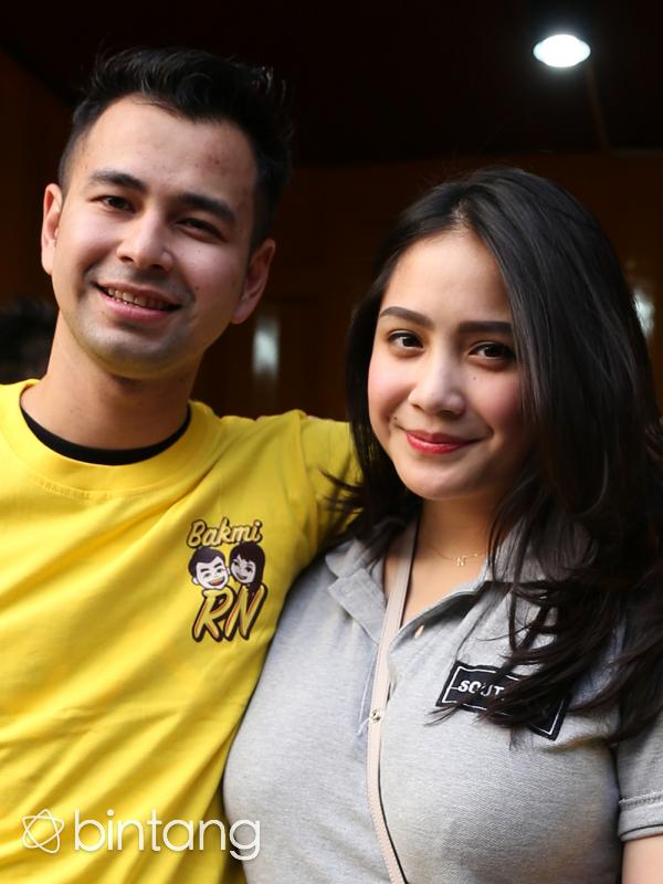 Foto profil  Raffi Ahmad dan Nagita Slavina (Andie Masela/Bintang.com)