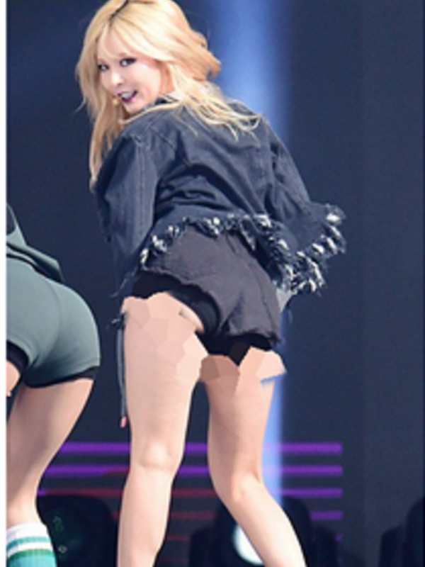 HyunA yang bokongnya terlihat saat beraksi di sebuah acara musik ternama Korea [foto: myDaily]