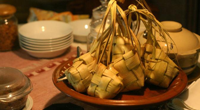 Pembungkus Ketupat. | via: en.wikipedia.org 