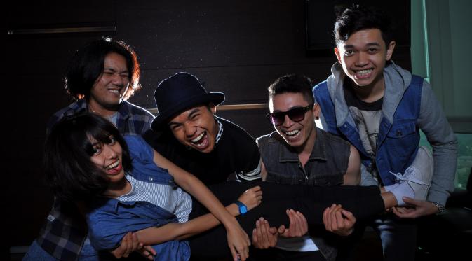 Jado adalah band pendatang baru asal Bukittinggi, Sumatera Selatan.