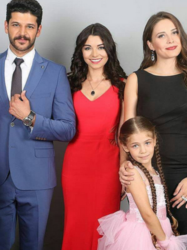 Pemain drama Elif. Foto: Instagram