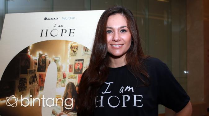 Wulan Guritno menjadi produser sebuah flm tentang perjuangan melawan penyakit kanker berjudul 'I am Hope'. (Deki Prayoga/Bintang.com)