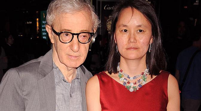 Woody Allen dan Soon-Yi Previn (via pagesix.com)