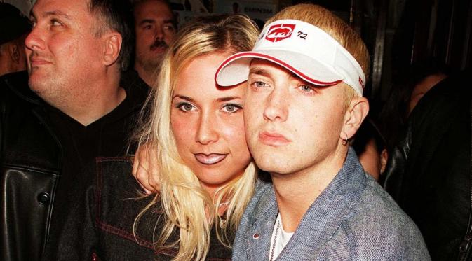 Eminem dan Kim Scott (via huffingtonpost.com)