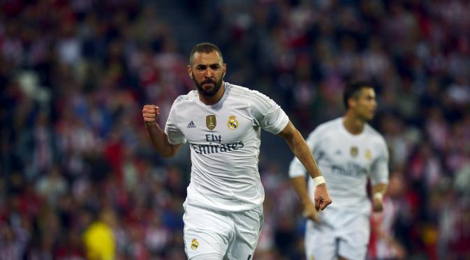  Striker Real Madrid Karim Benzema merayakan gol ke gawang Athletic Bilbao (REUTERS/Vincent West)