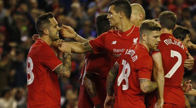 Striker Liverpool Danny Ings merayakan gol ke gawang Carlisle United (Reuters / Craig Brough)