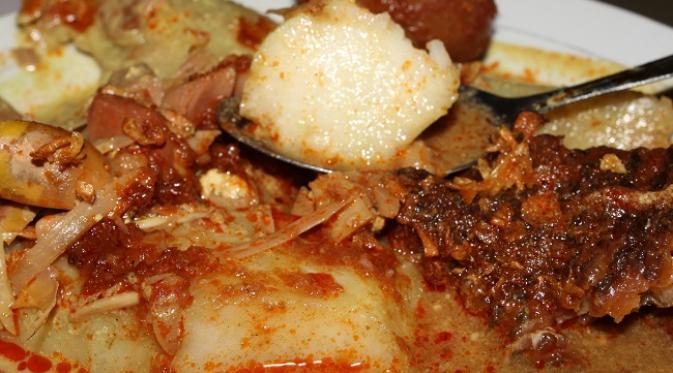 Lontong Orari merupakan salah satu kuliner legendaris yang ada di Kota Banjarmasin